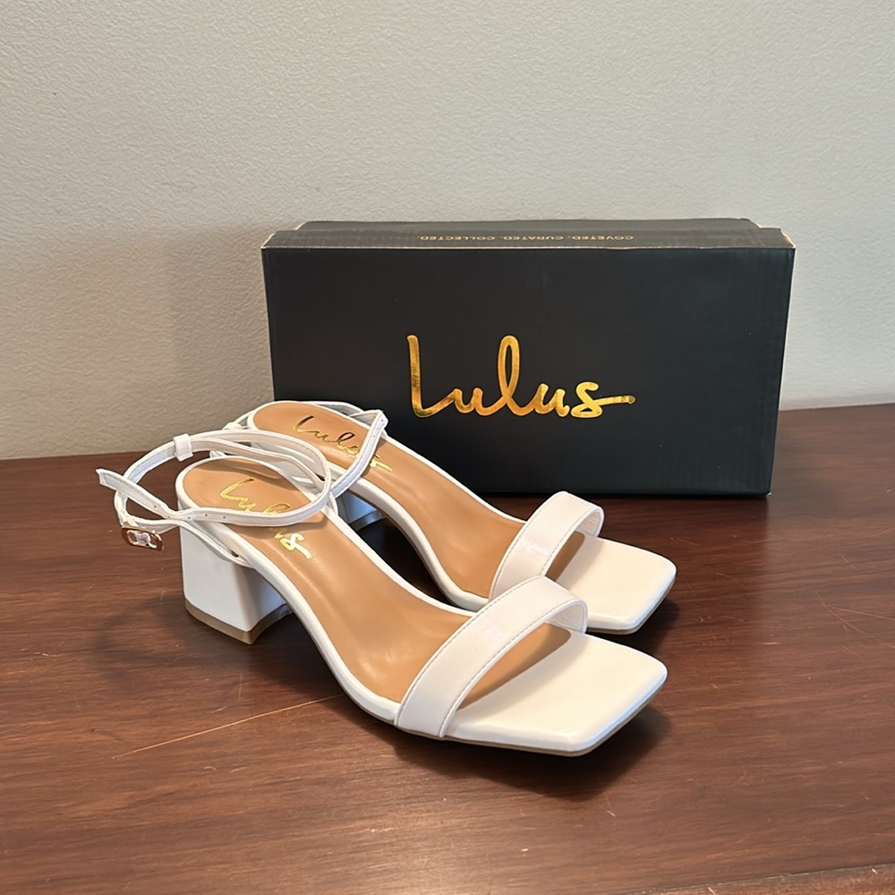 NWT Lulus “Julie” white heels, size 7